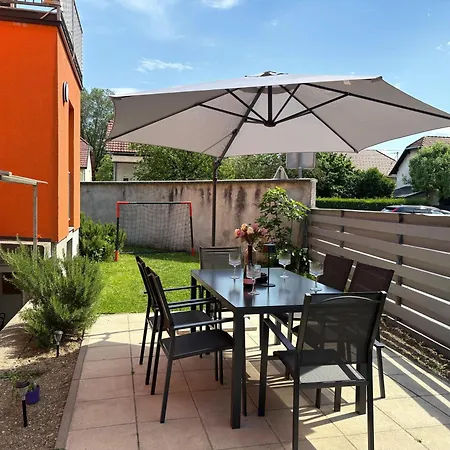 Apartment Corner Terrace *