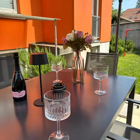 Apartment Corner Terrace *